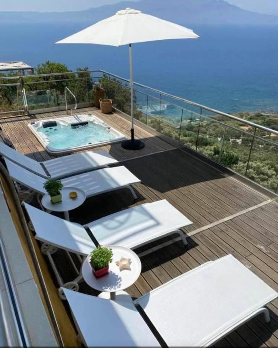 Beachfront Ravdoucha Epavlis Eleni Villa - Pool, Hot Tub, Gym, Sauna, Private Parking, Wifi Chania  Bagian luar foto