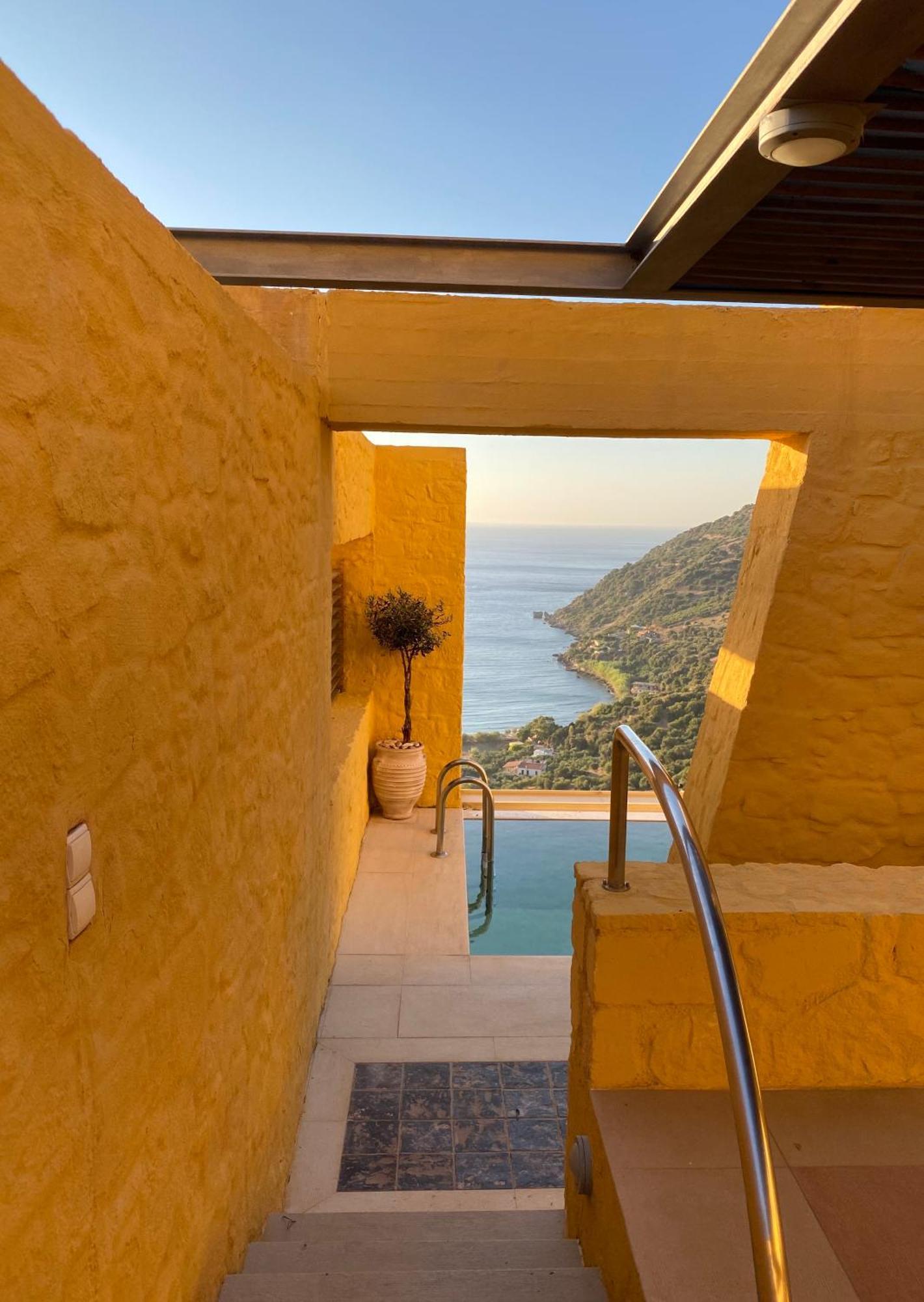 Beachfront Ravdoucha Epavlis Eleni Villa - Pool, Hot Tub, Gym, Sauna, Private Parking, Wifi Chania  Bagian luar foto